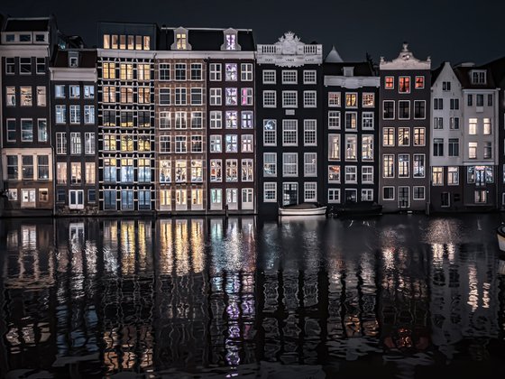 THE LIGHTS OF AMSTERDAM