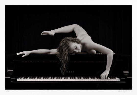 Pianofortenudo - limited edition 2/10 (nude woman)