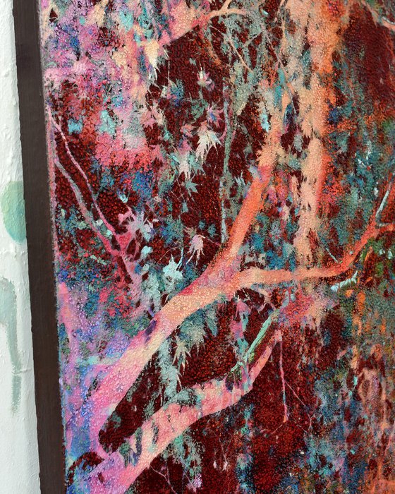 Oxidized burgundy tree leaves