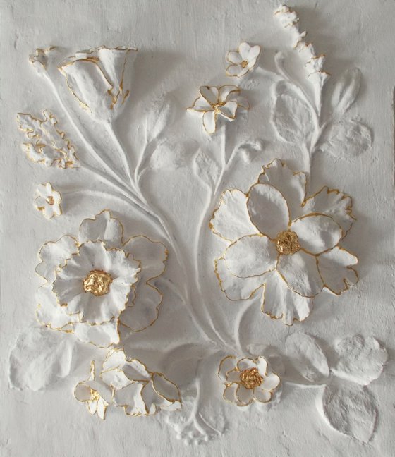 sculptural wall art "Flowers with gold accents"