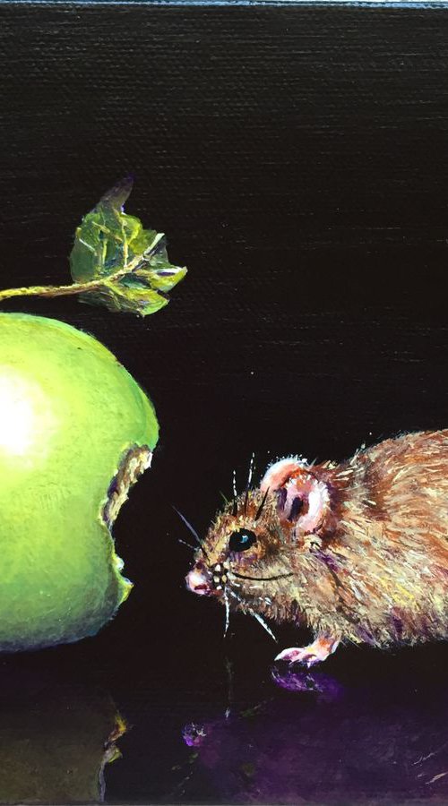 Mouse and apple by Lena Smirnova