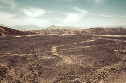 Nazca tracks by Nadia Attura