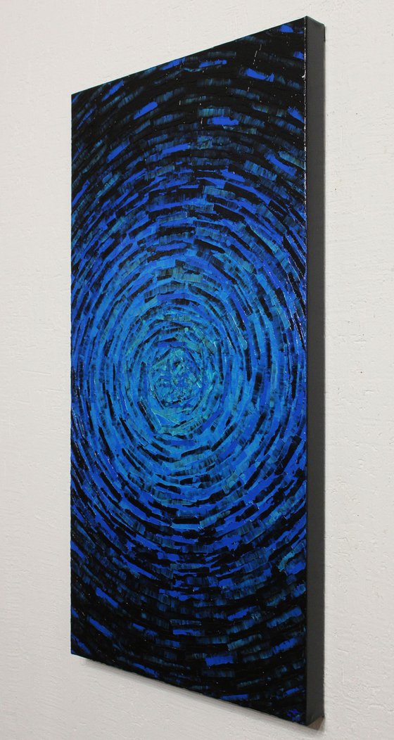 Iri. Blue Fragmented Burst