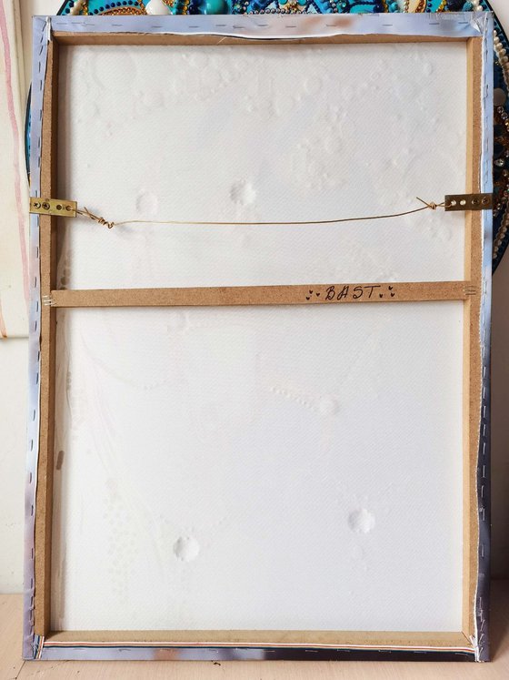 Horses in gold. Love.