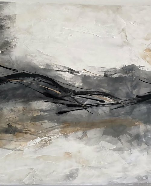 Suspended track by Ivana Urso