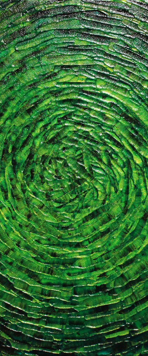 Bright green concentric shine by Jonathan Pradillon