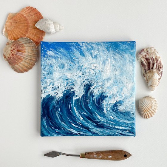 Blue Ocean Coastal Wave