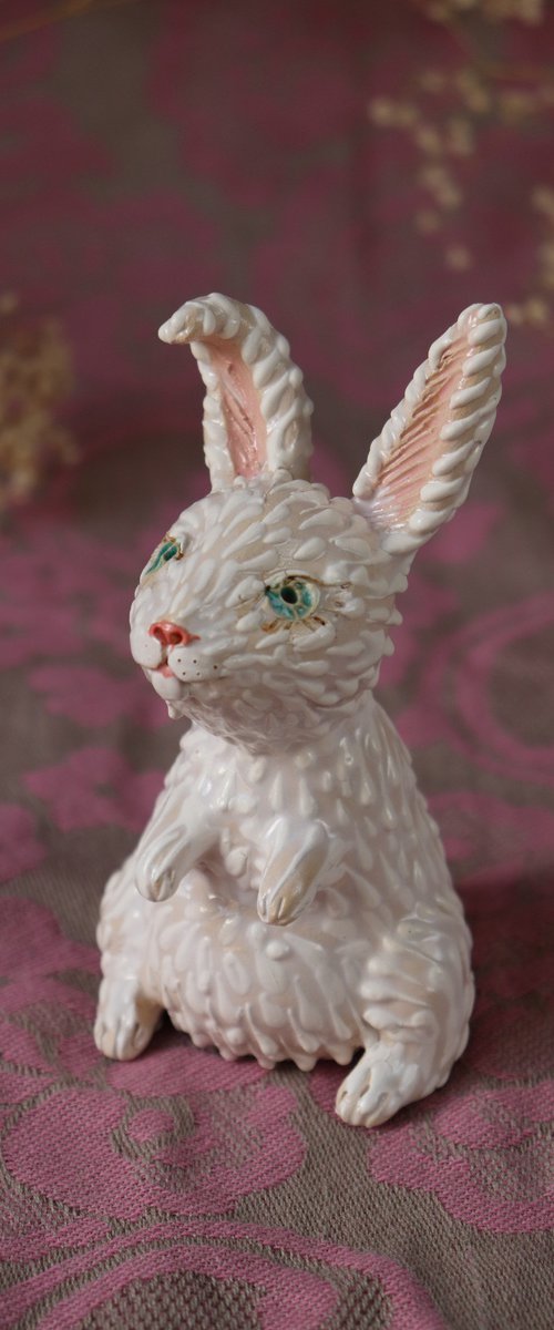 The last Rabbit. Tiny sculpture by Elya Yalonetski by Elya Yalonetski