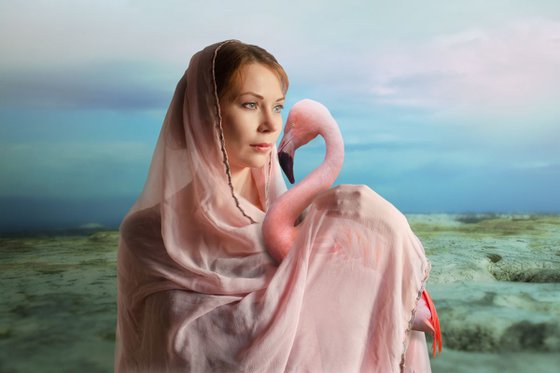 Woman with flamingo