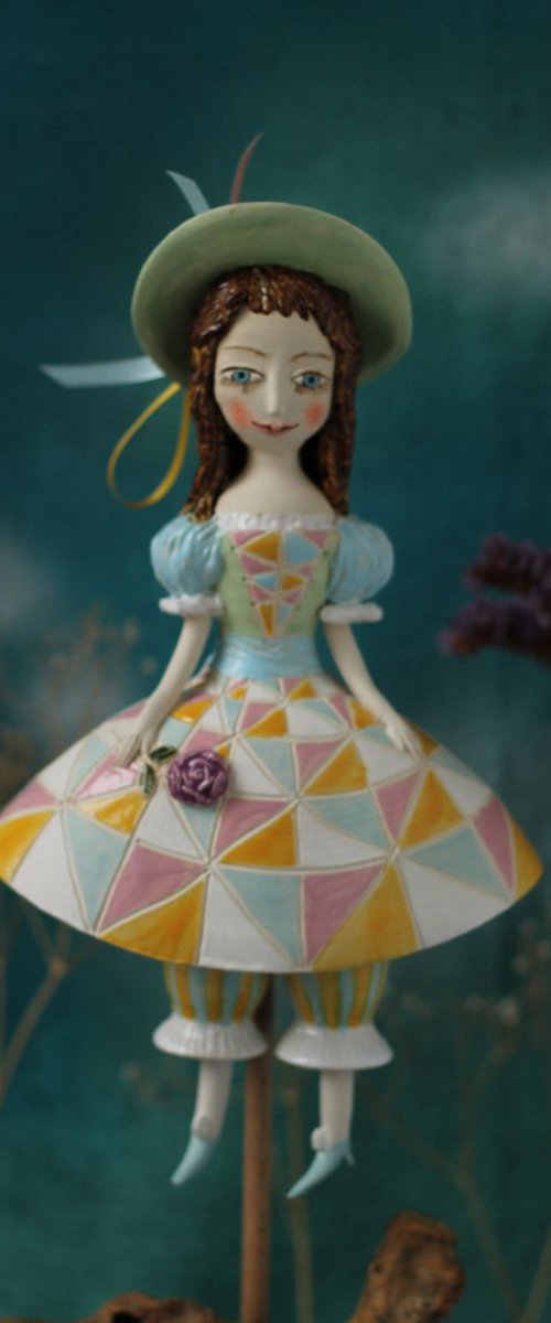 Girl in a green hat, Bell-doll, wall sculpture by Elya Yalonetski by Elya Yalonetski