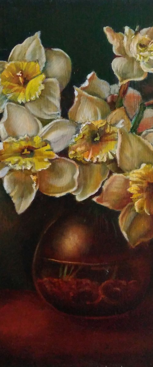 Bouquet of daffodils on a dark background, 40x40 cm, ready to hang. by Yulia Berseneva