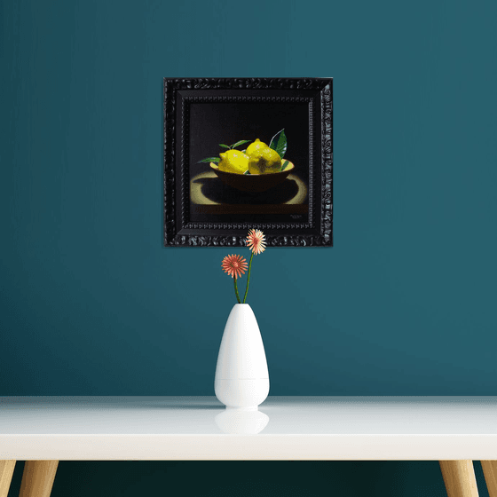 Cup with lemons