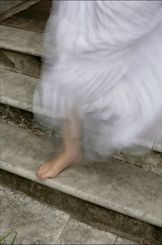 Fleeing (colour)