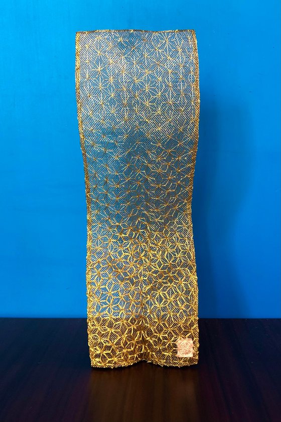 Gold Curve I