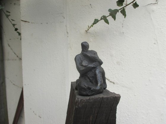 Mother with child - expressive bronze