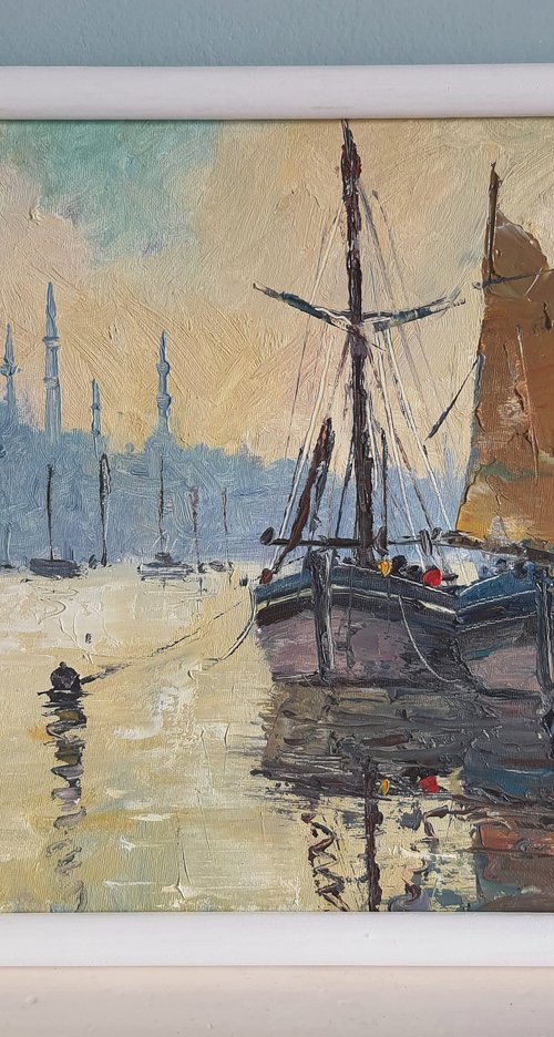 Istanbul Harbour, Turkey by Roberto Ponte