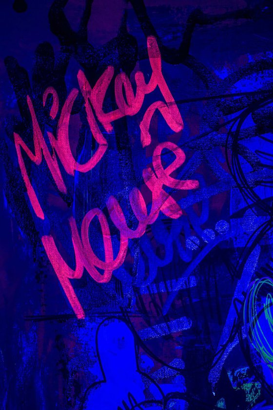 Mickey Mouse Street Art in pink, green black