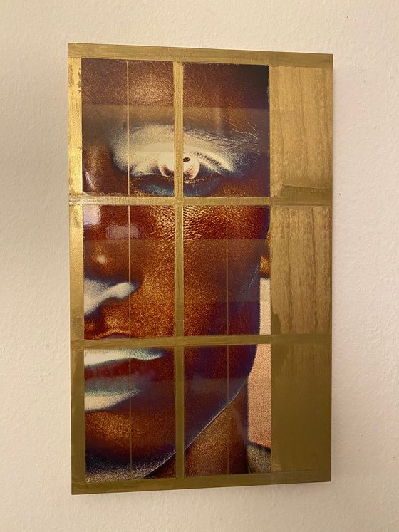 Portrait of a young man / Gold