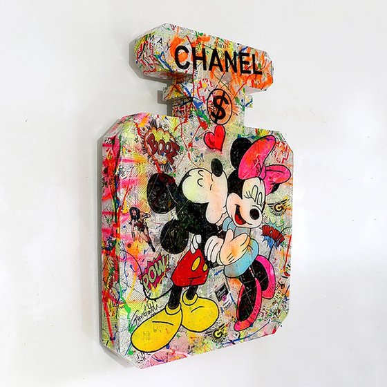 Kiss Chanel Mickey