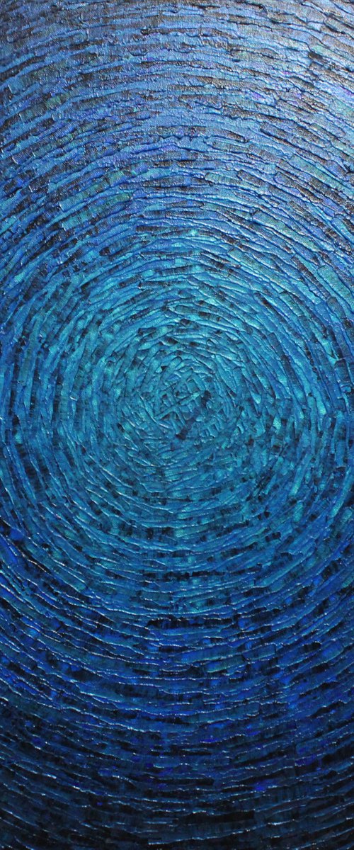 Deep blue shine by Jonathan Pradillon
