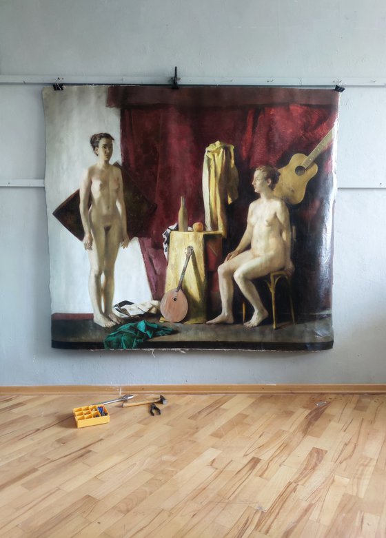 Nude staging with a guitar