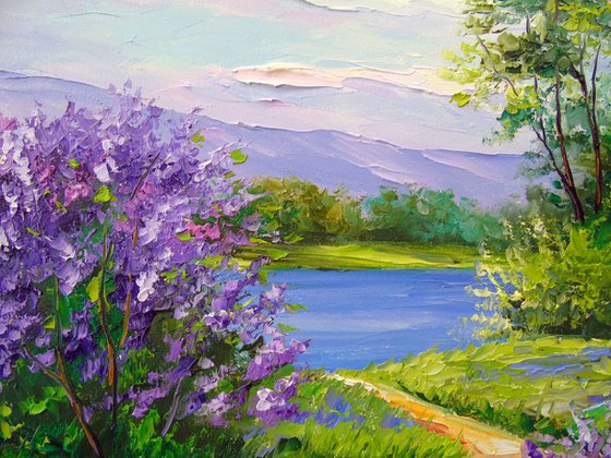 Lilac bloom by the river