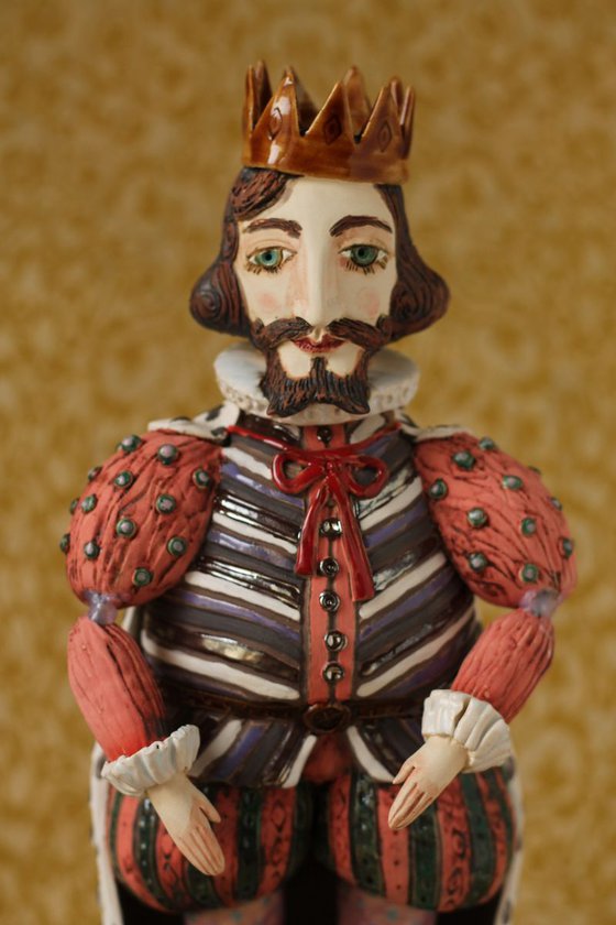 Renaissance King.  Ceramic sculpture by Elya Yalonetski