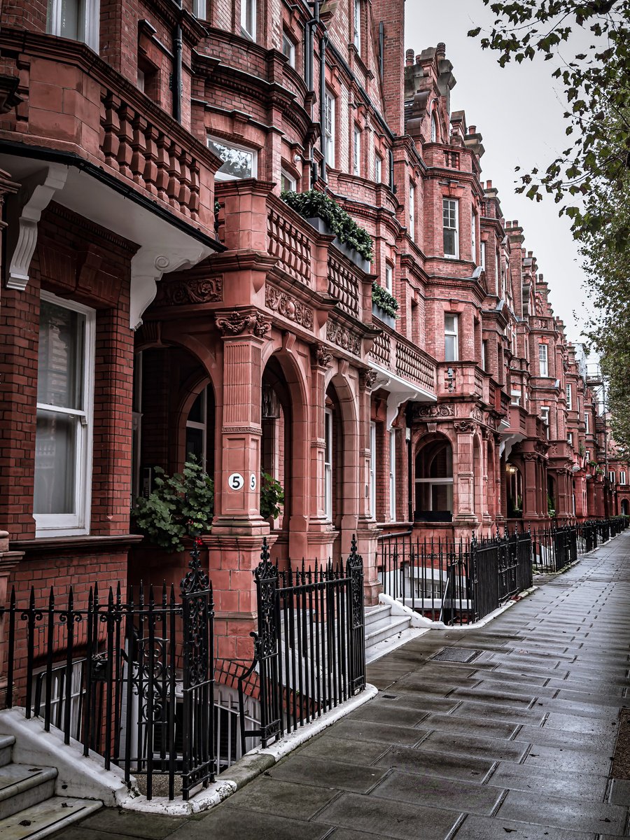 LONDON STREETS by Fabio Accorri?