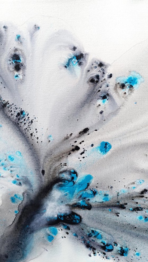 Nature 568 — Abstract Turquoise Burst