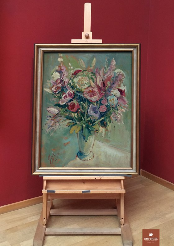 Still life with pink flowers