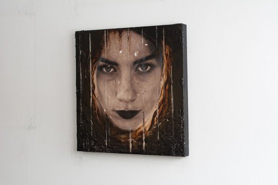 "Soul crush" (40x40x3cm) - Unique portrait artwork on wood (abstract, portrait, gouache, original, painting, coffee, debris, acrylic, oil, watercolor, encaustics, beeswax, resin, wood)