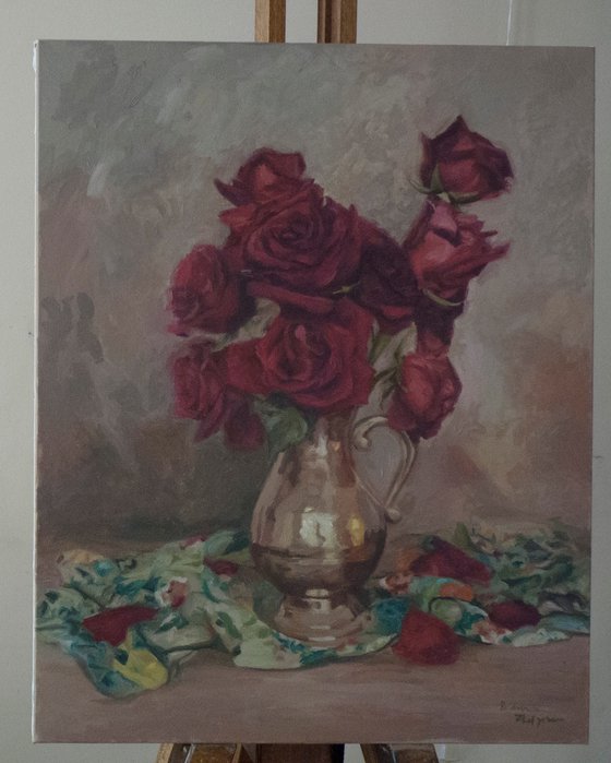 Red roses in a vase
