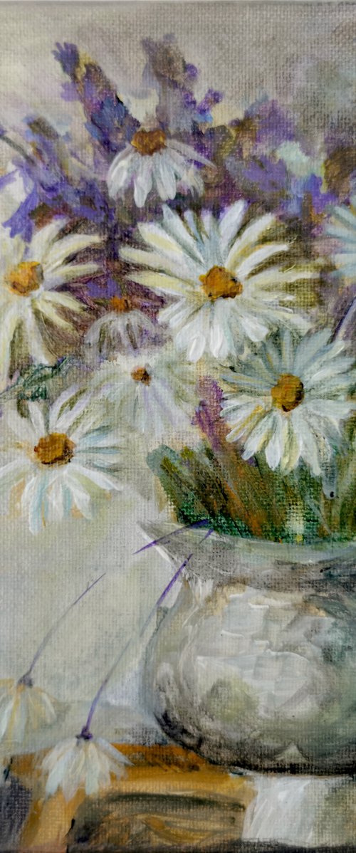 Chamomile bouquet by Elvira Hilkevich