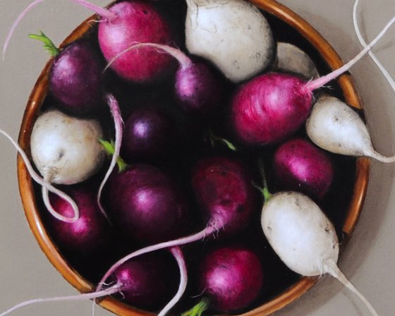 Radishes in a ceramic bowl