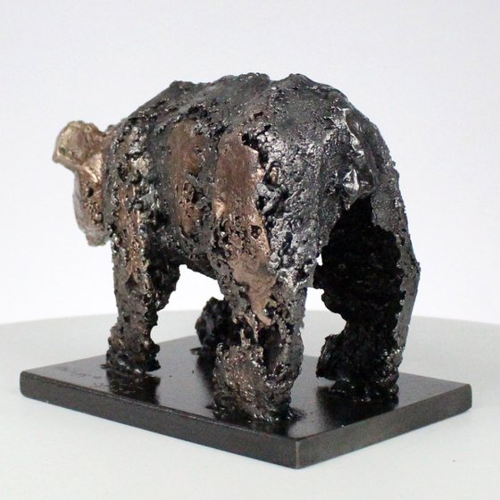 Bear 110-21 - Metal animal sculpture - bronze and steel lace