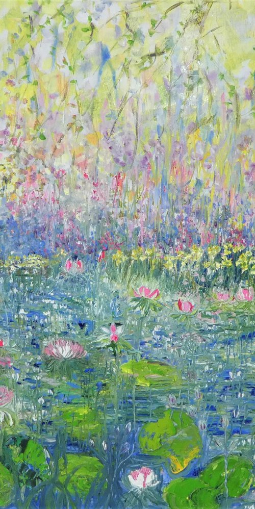 Lemon Waterlilies by Lesley Blackburn