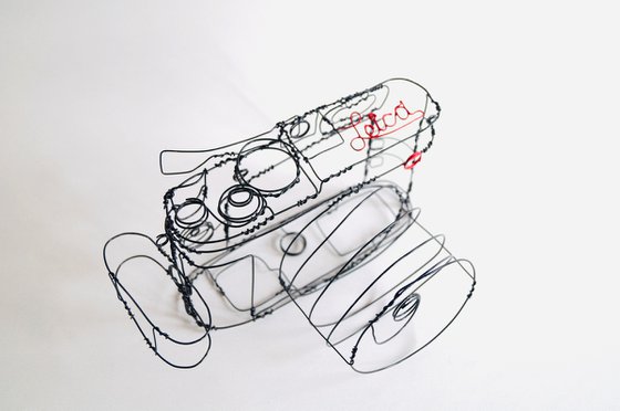 Leica camera wire sculpture