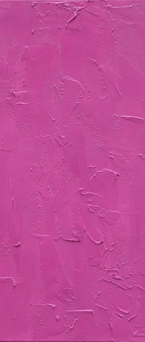 Monochrome in pink by Bridg'