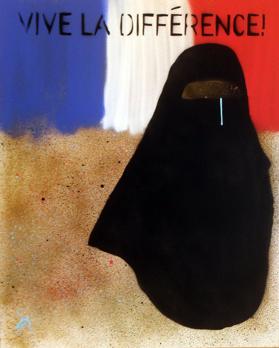 Vive la différence (on a box canvas).