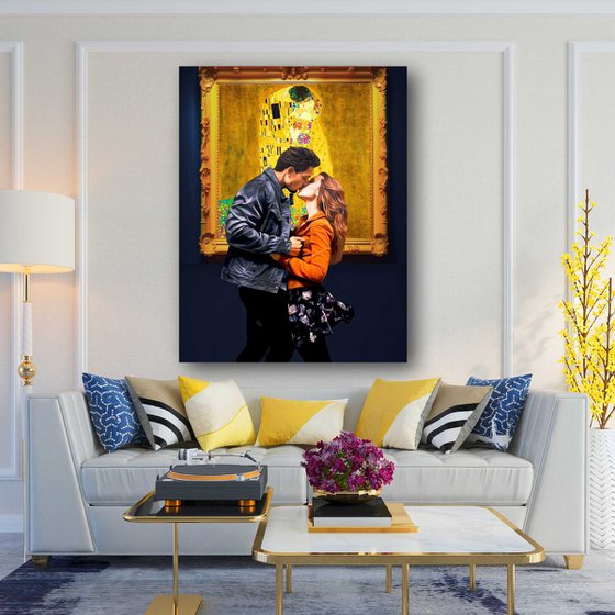 Couple in museum with The Kiss Klimt - Love art Gift