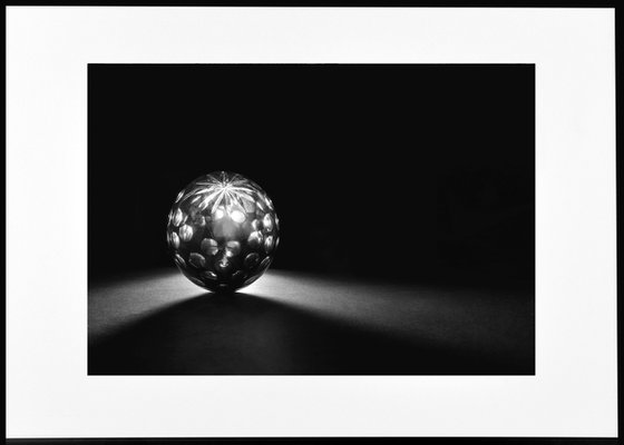 " Black and white ball " Limited edition 1 / 15