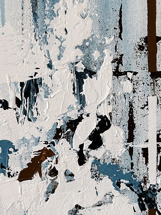 Aligned Tension.Textured Modern