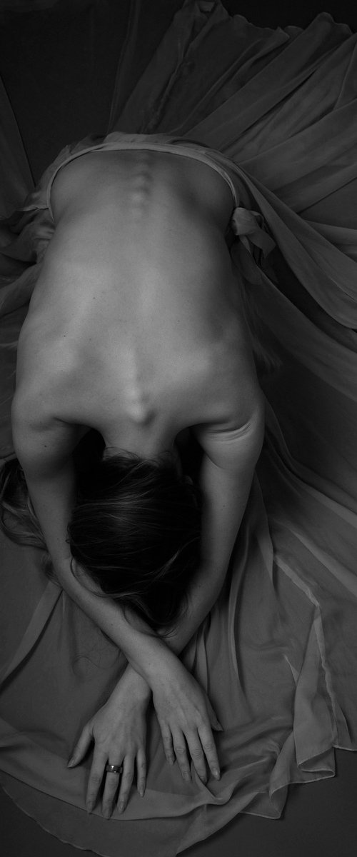 I surrender to be present by Rachel Vogeleisen