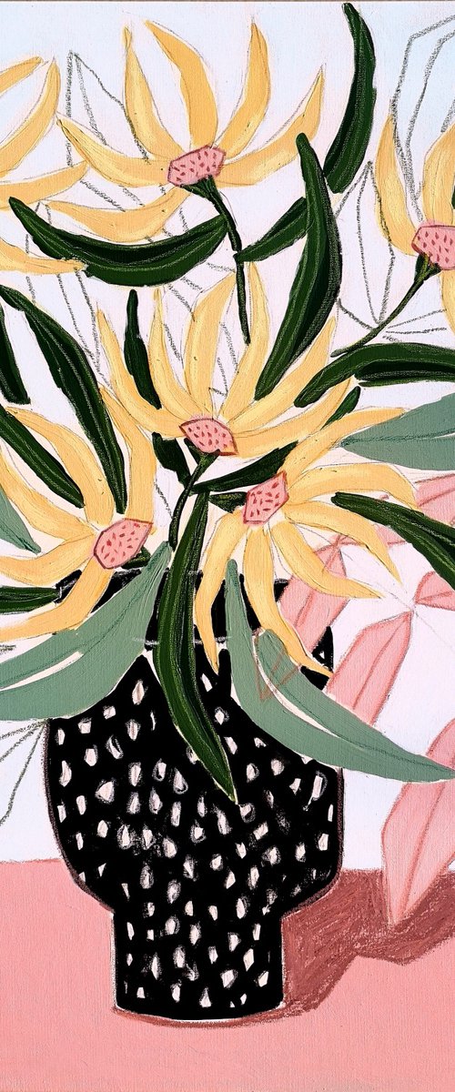 The Black spotted Vase by Marisa Añón