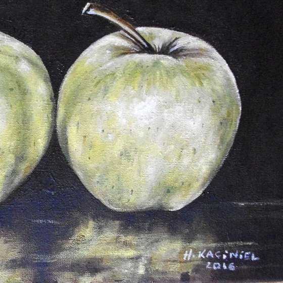 A pair of Green Apples