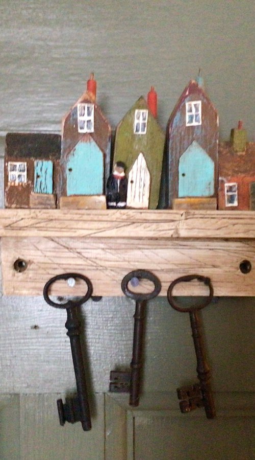 SAILOR JACKS COTTAGE .              KEY HOLDER. by Roma Mountjoy