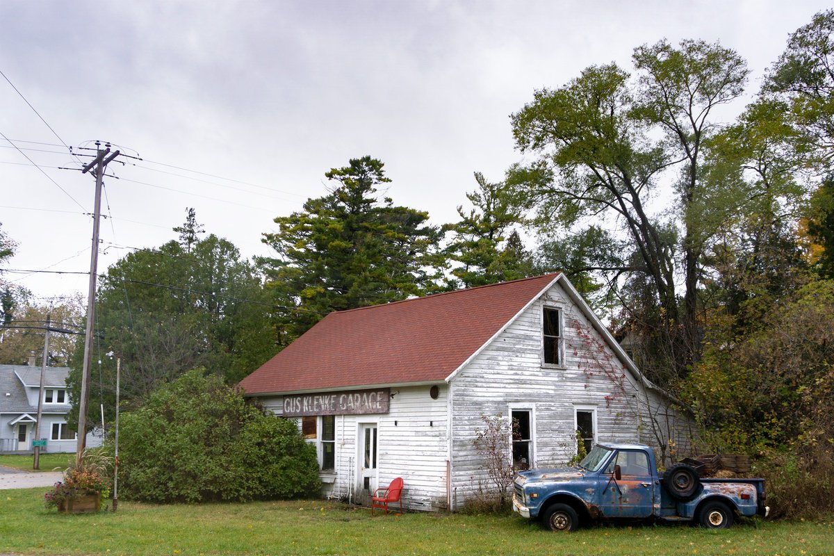 Photorealistic Landscape Photograph By Robert Tolchin, 20 X 16", Gus Klenke Garage, Original Artwork