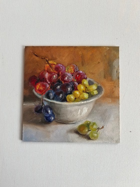 Grapes on plate