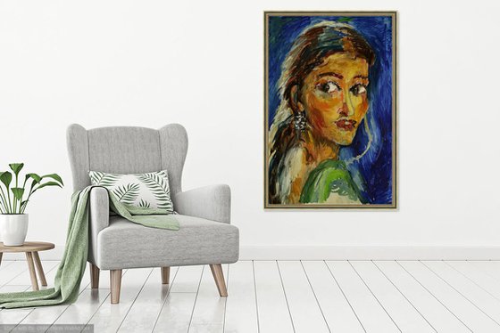 MEET LOOK - portrait in blue colours, Indian girl