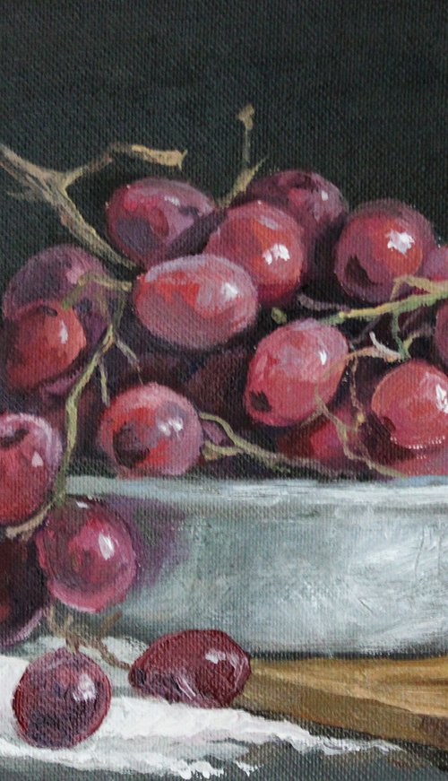 Red grapes. 24x18 by Linar Ganeev
